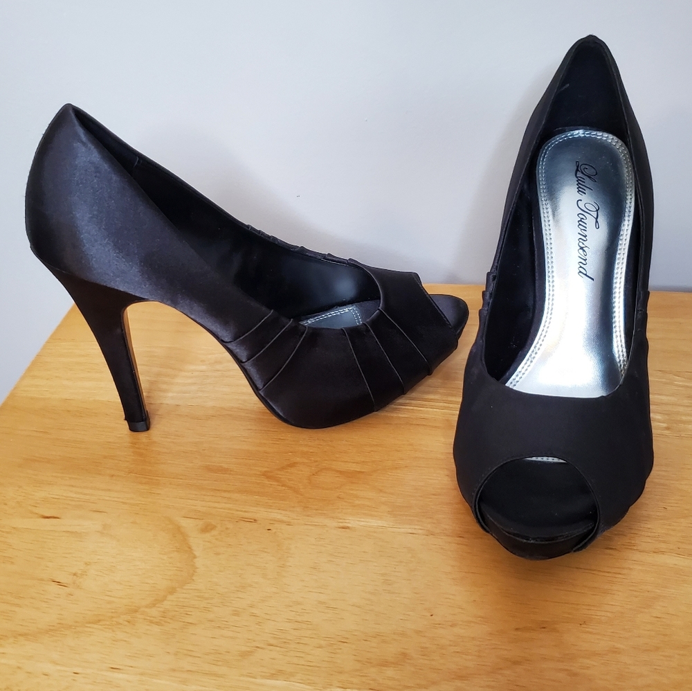 Donated: Lulu Townsend Lt Daffodil Pumps - Picture 2 of 4
